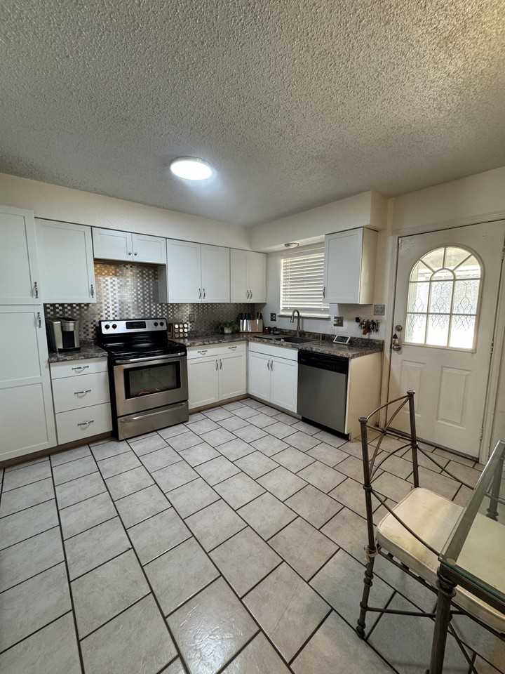 2918 Piedras Rd #NA - Photo 3 of 18