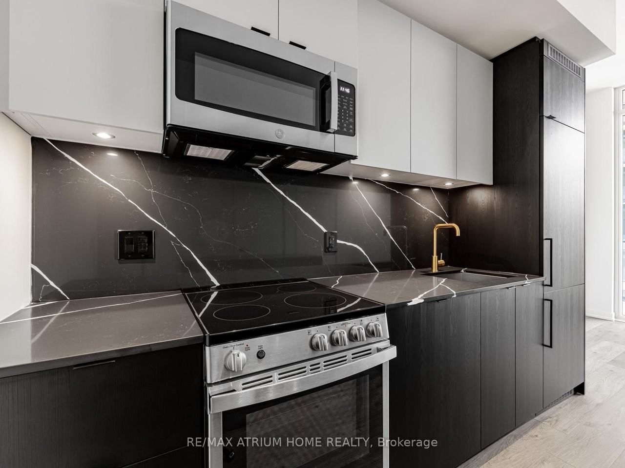 285 Dufferin Street #706 - Photo 7 of 11