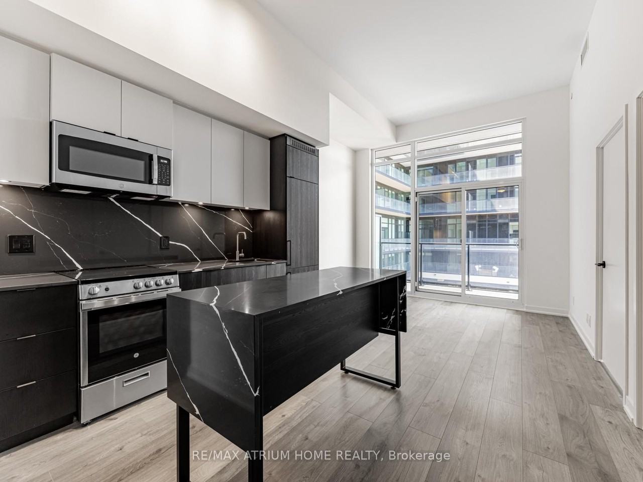 285 Dufferin Street - Photo 9