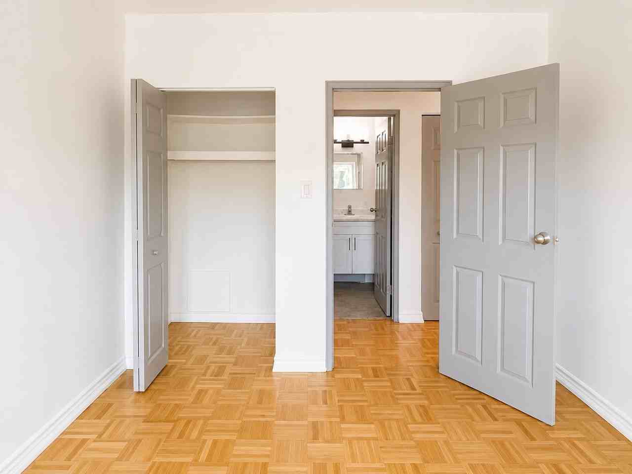 65 Charlton Avenue West #505 - Photo 6 of 9