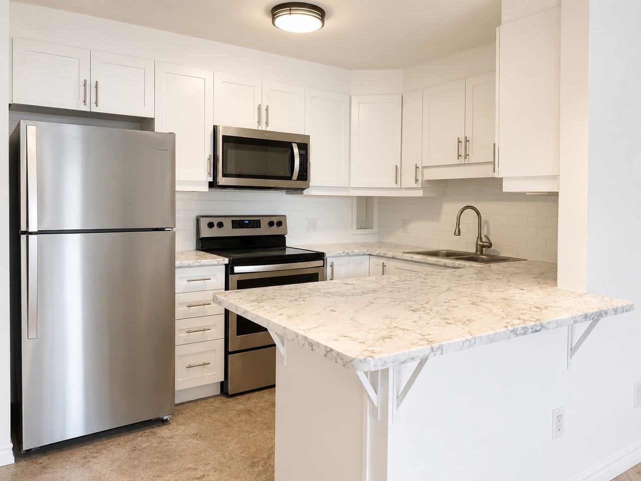 65 Charlton Avenue West #505 - Photo 2 of 9