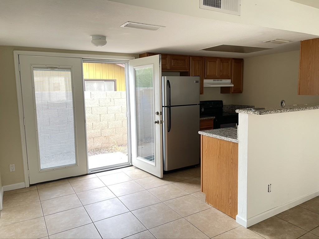 312 S Wilson St #101 - Photo 6 of 16