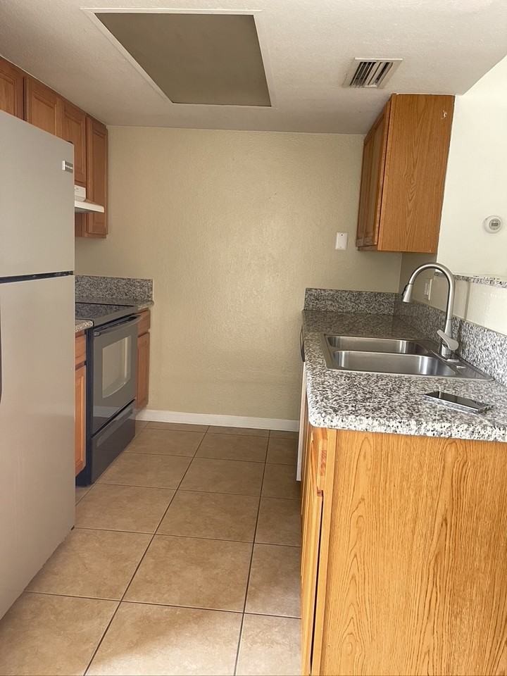 312 S Wilson St #101 - Photo 7 of 16