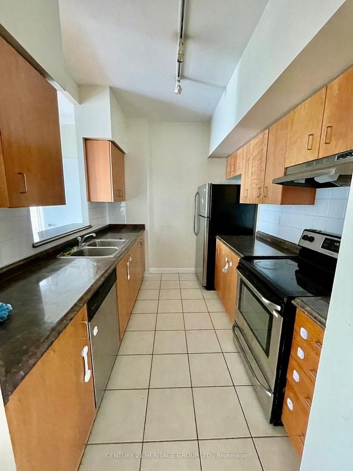 2067 Lake Shore Boulevard West #1005 - Photo 2 of 5
