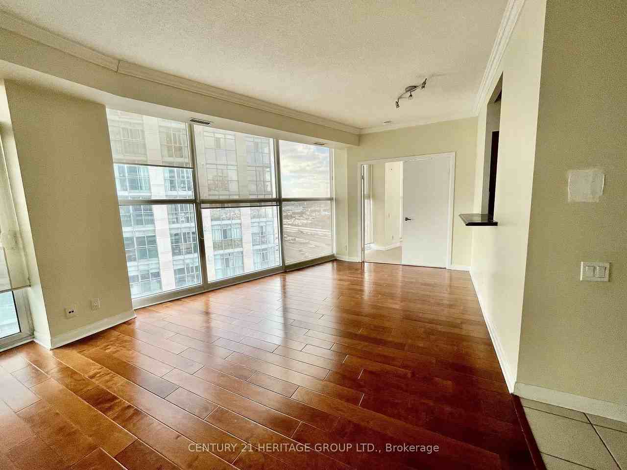 2067 Lake Shore Boulevard West #1005 - Photo 4 of 5