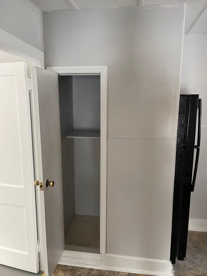 1018 Chestnut Rd - Photo 2 of 10