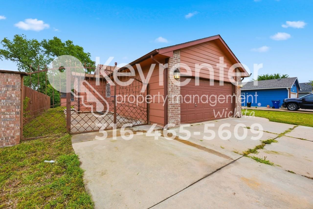 3202 W Sunnybrook St - Photo 3 of 33