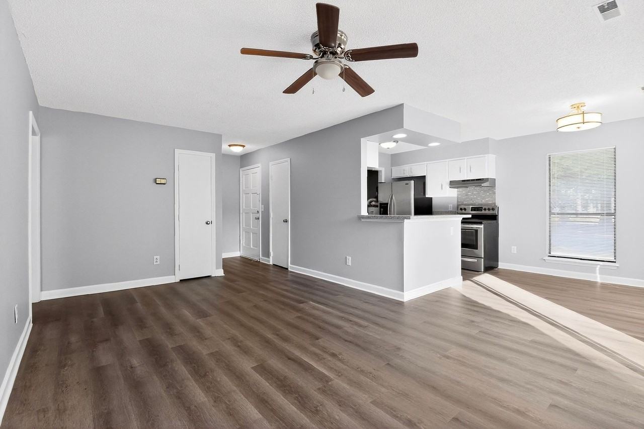 3600 Cobbleridge Dr - Photo 2 of 17