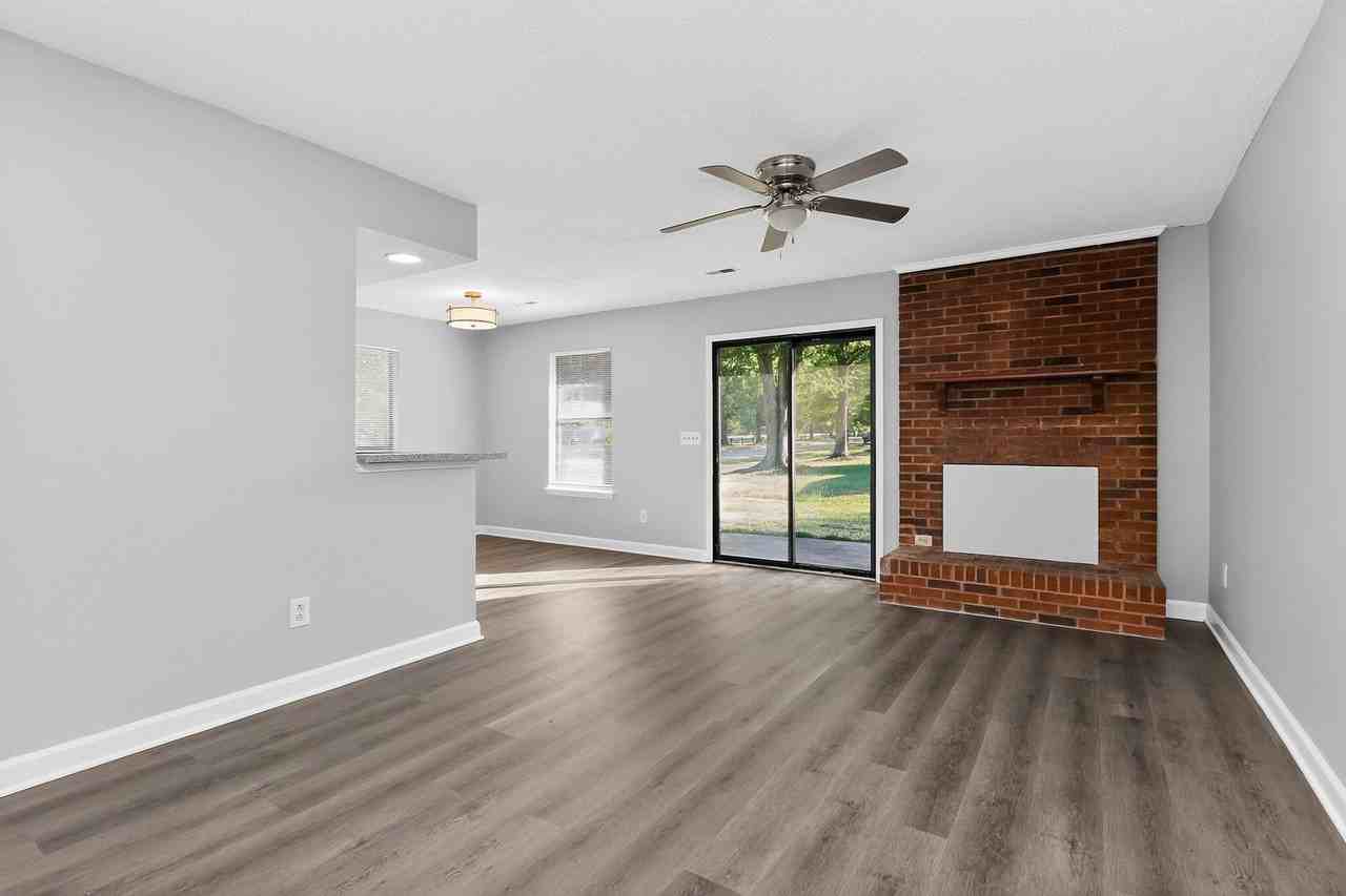 3600 Cobbleridge Dr - Photo 3 of 17