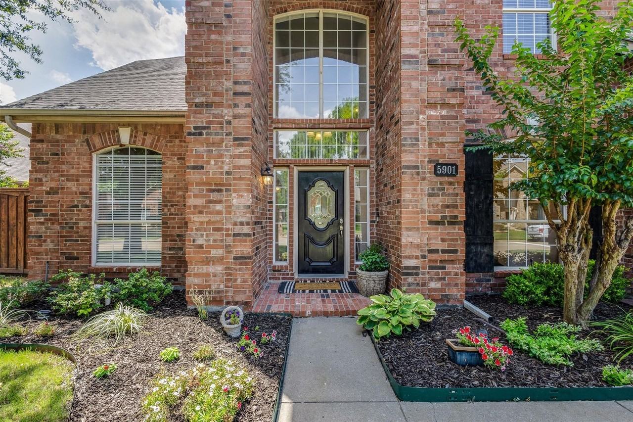 5901 Norfolk Ln - Photo 2 of 38