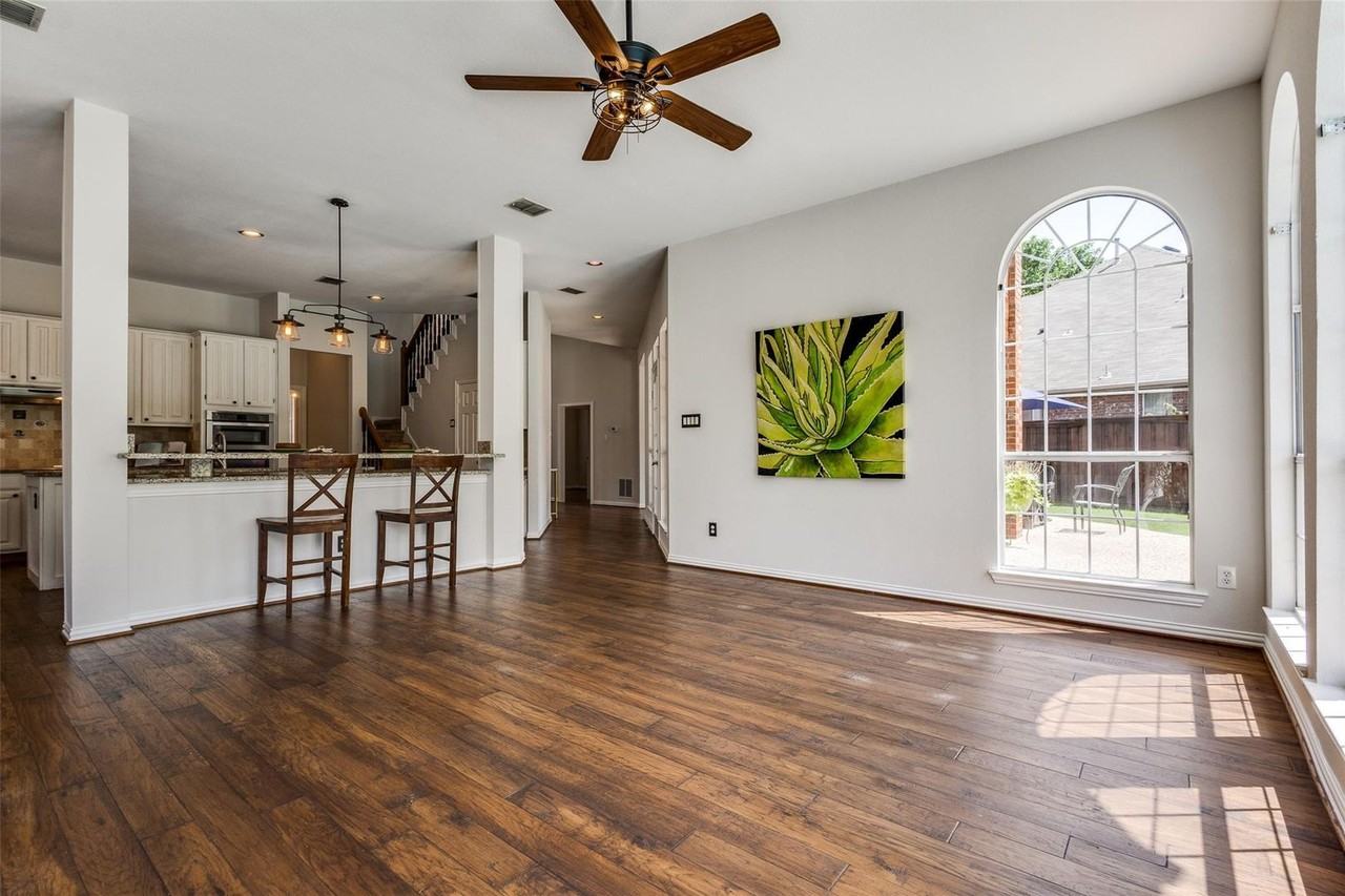 5901 Norfolk Ln - Photo 4 of 38