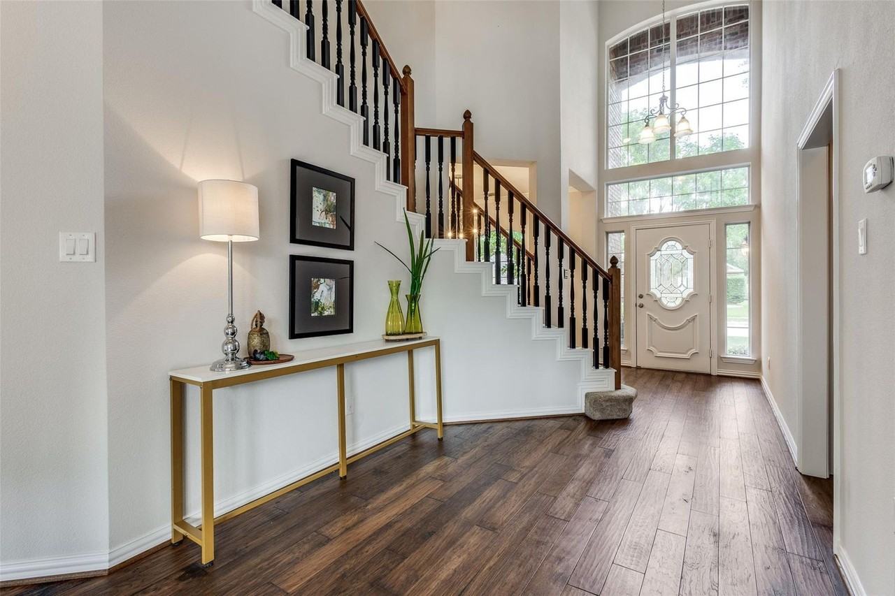 5901 Norfolk Ln - Photo 6 of 38
