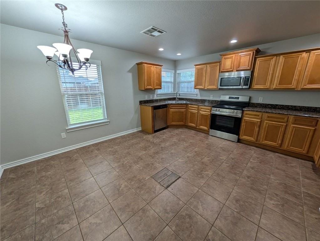 6002 S 38th St - Photo 3 of 18