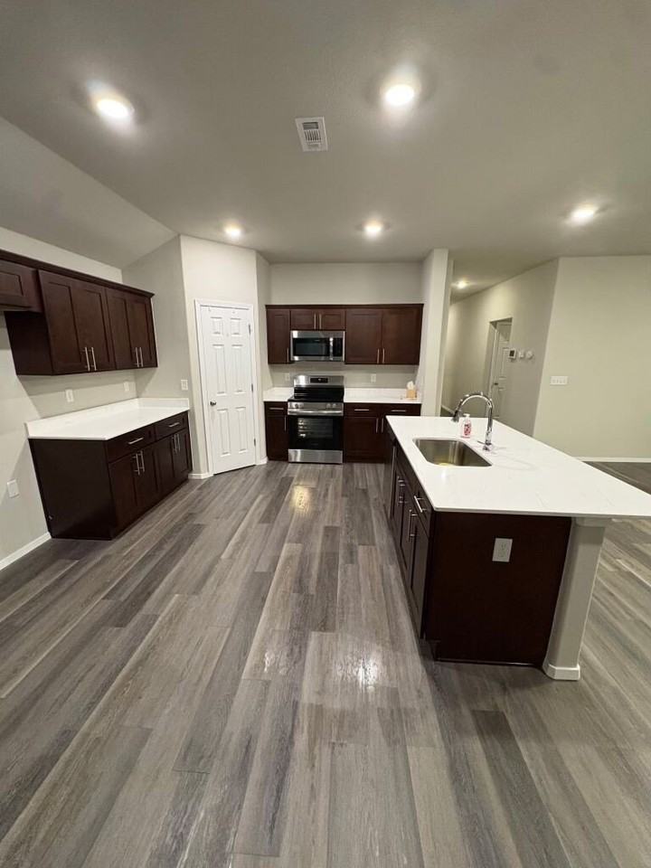2750 W Obsidian St - Photo 3 of 15
