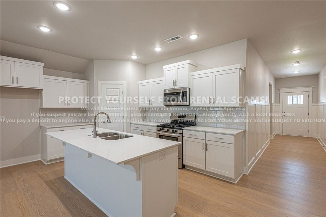 617 S Wagon Wheel Ave - Photo 5 of 18