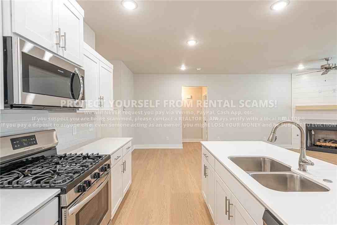 617 S Wagon Wheel Ave - Photo 6 of 18