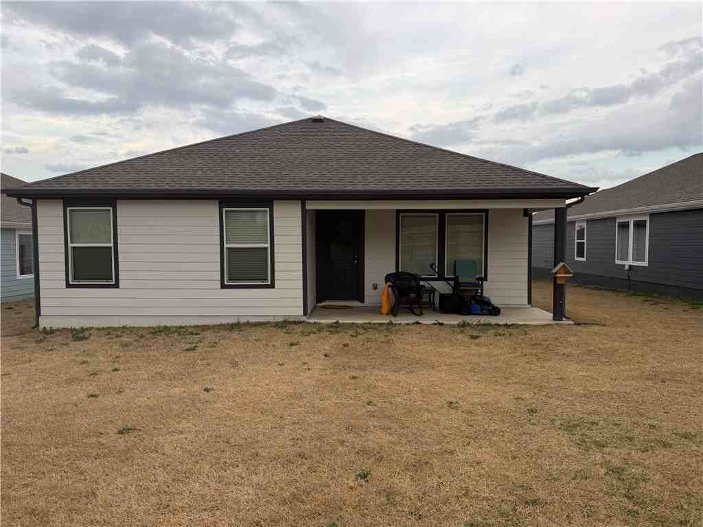 207 Nw Pinwheel St - Photo 3 of 23