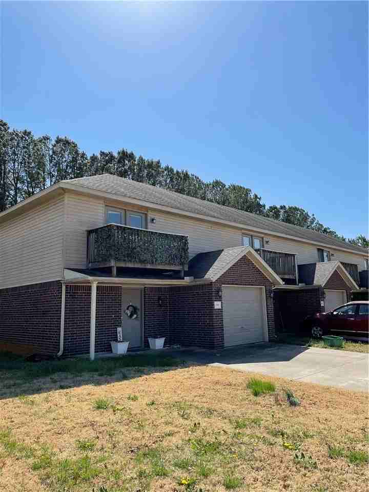 2155 W Skyler Dr - Photo 2 of 15