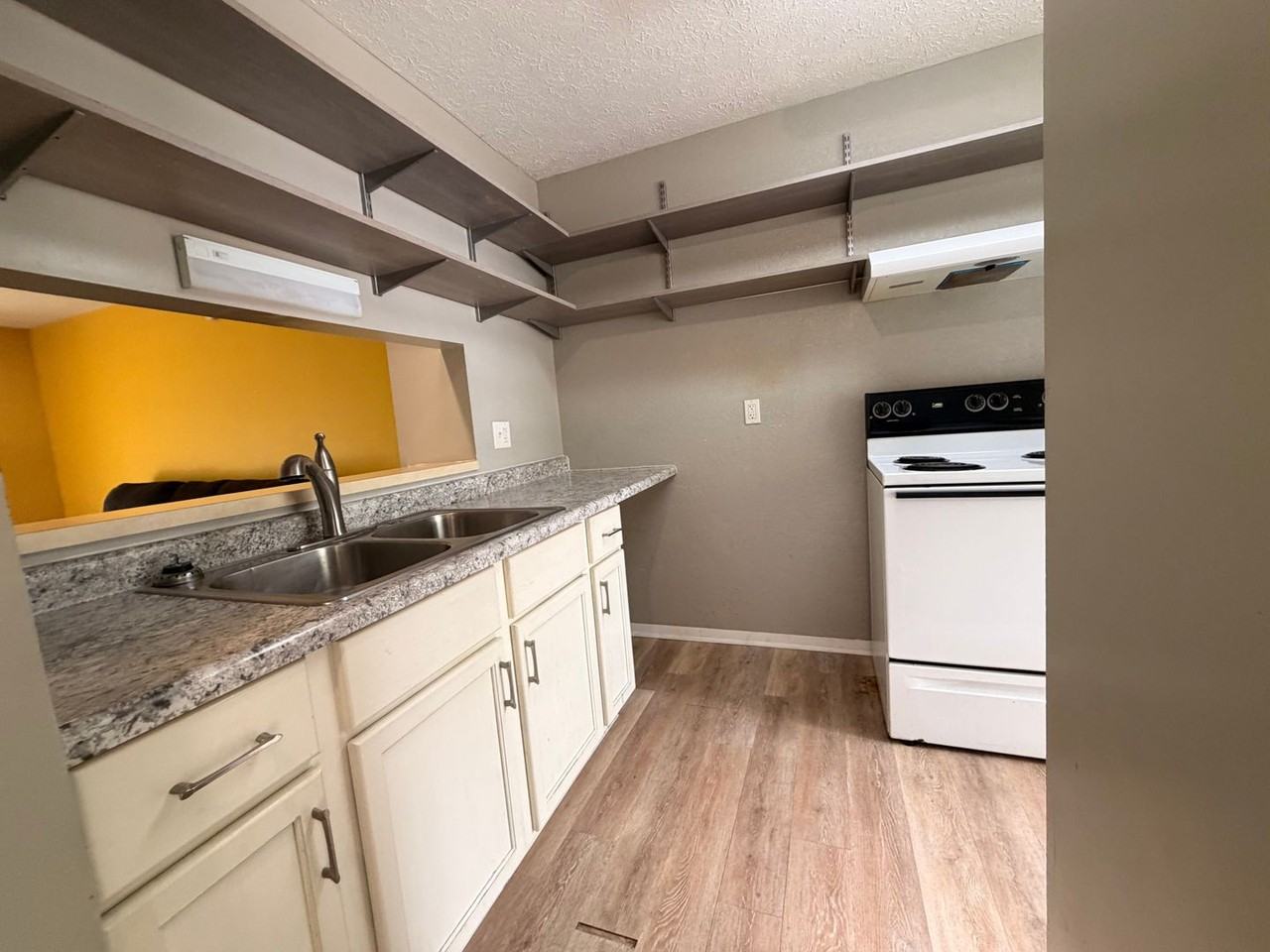576 E Graham Pl - Photo 3 of 15