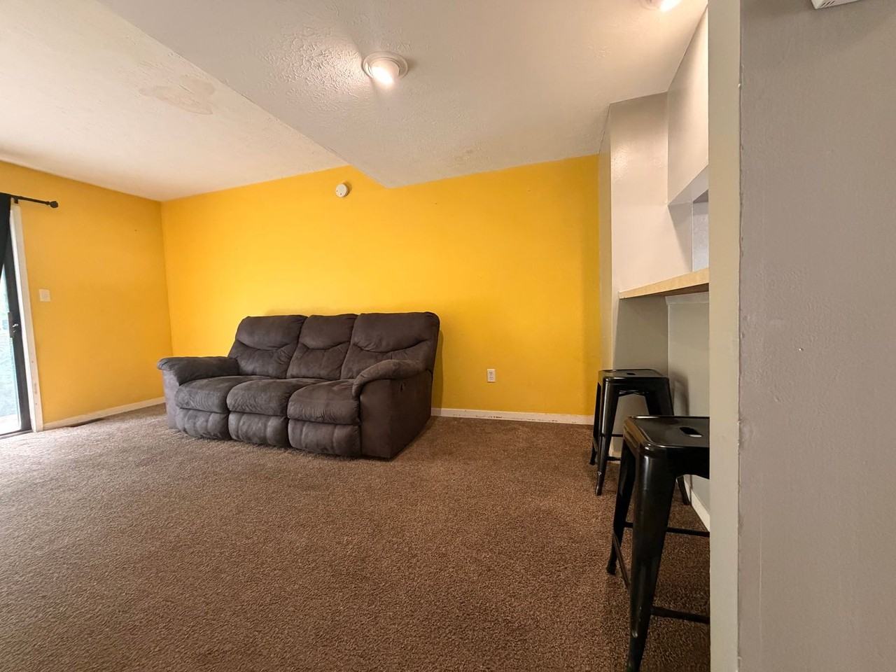 576 E Graham Pl - Photo 5 of 15