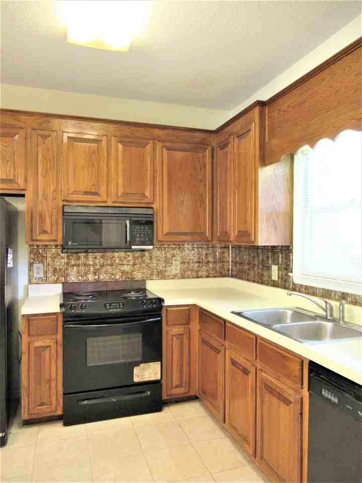 2225 Ascot Ln - Photo 6 of 27