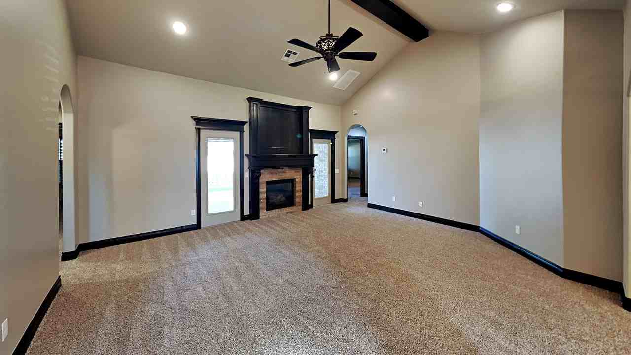 5709 Falkland Ter - Photo 4 of 21