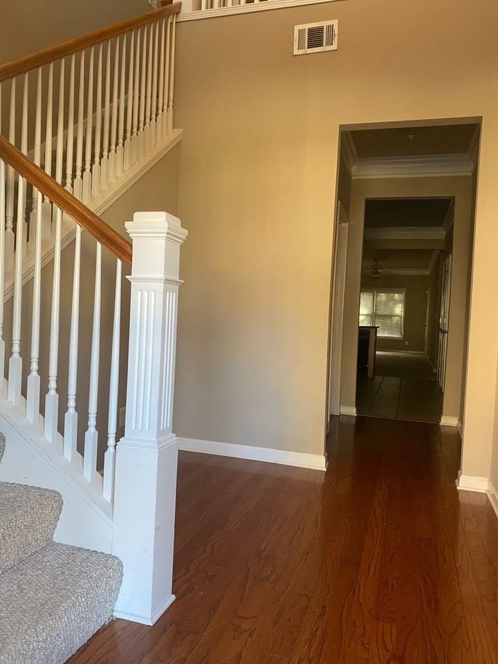 2526 Acton Park Ln - Photo 2 of 11
