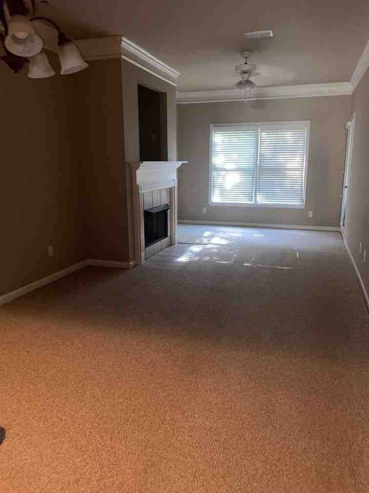 2526 Acton Park Ln - Photo 4 of 11