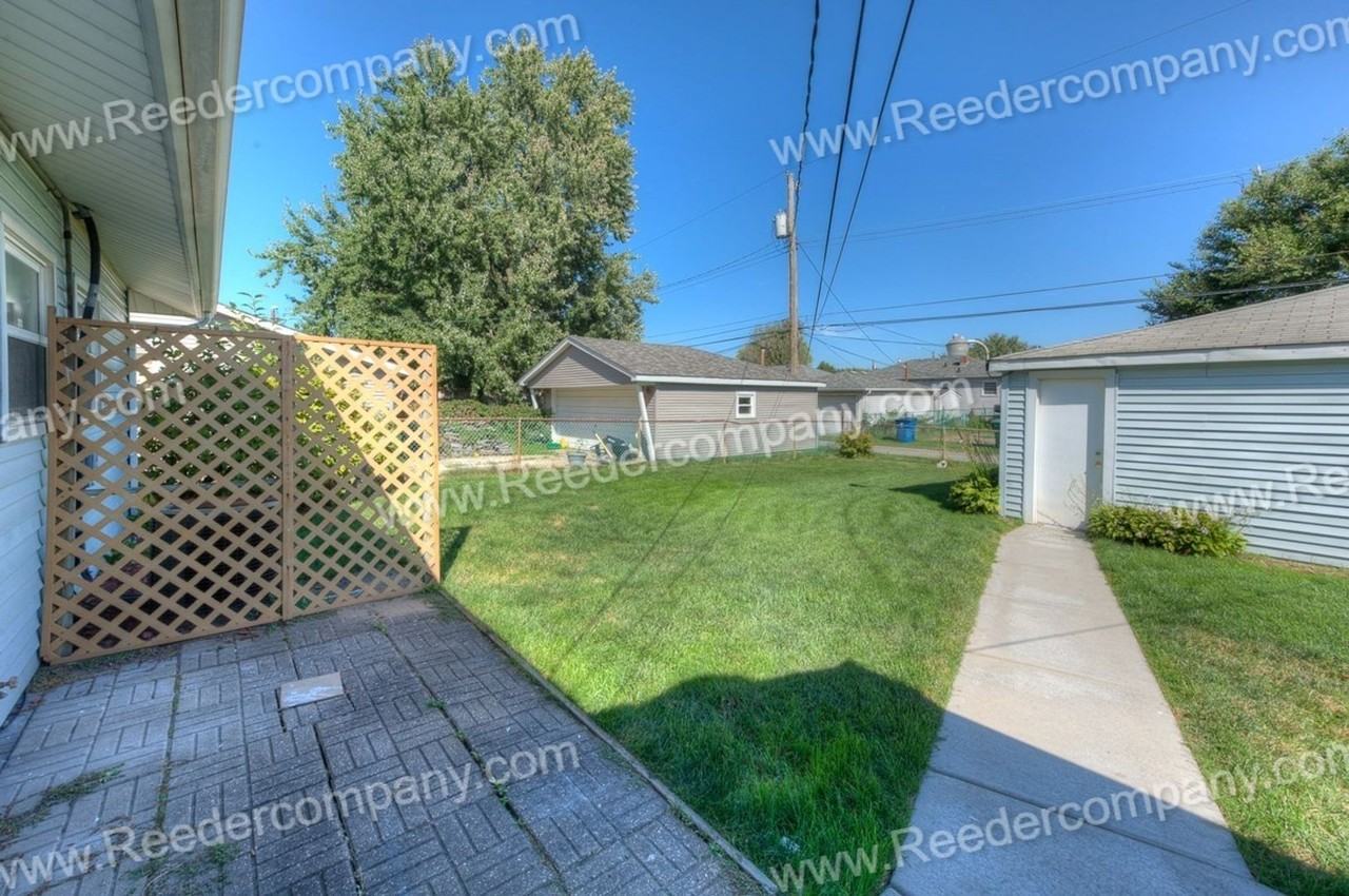 7633 Kentucky Ave - Photo 2 of 16