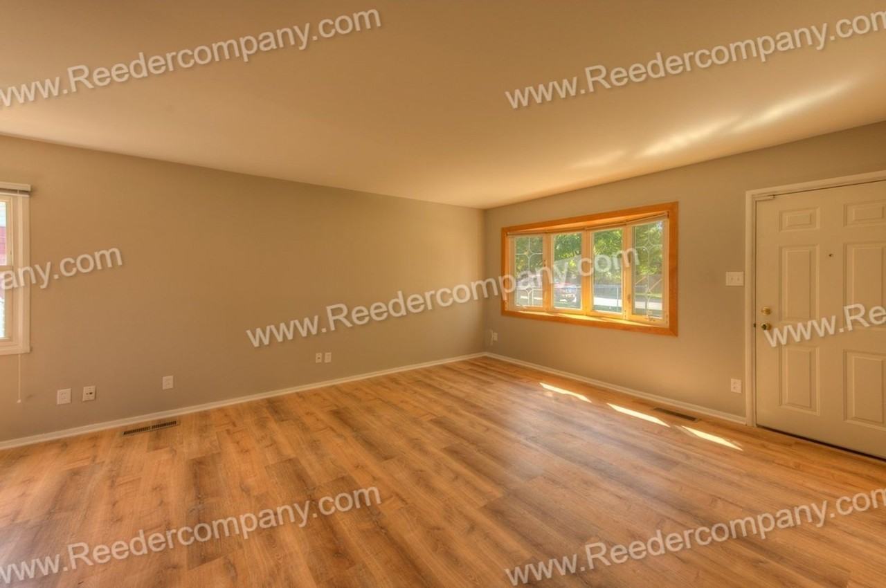 7633 Kentucky Ave - Photo 4 of 16