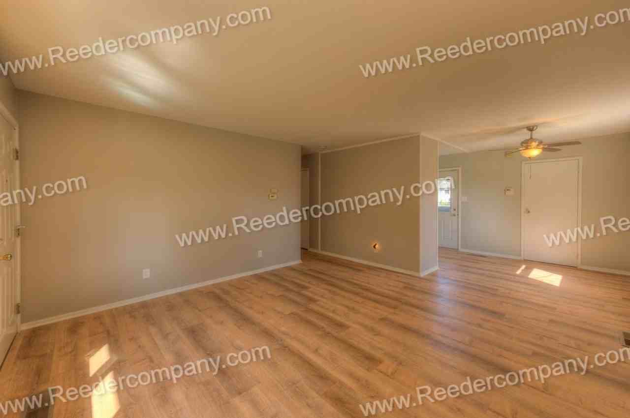 7633 Kentucky Ave - Photo 6 of 16