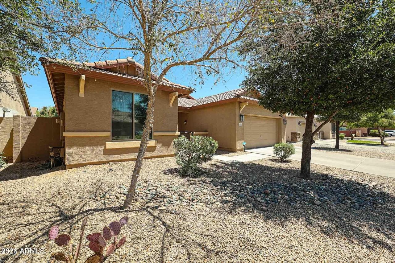 5020 W Gary Way - Photo 4 of 35