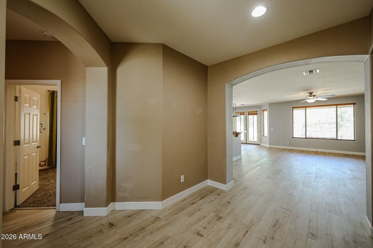 5020 W Gary Way - Photo 6 of 35