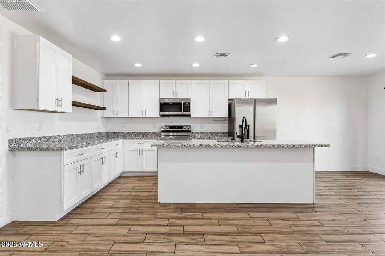 3607 W Fillmore St - Photo 3 of 19