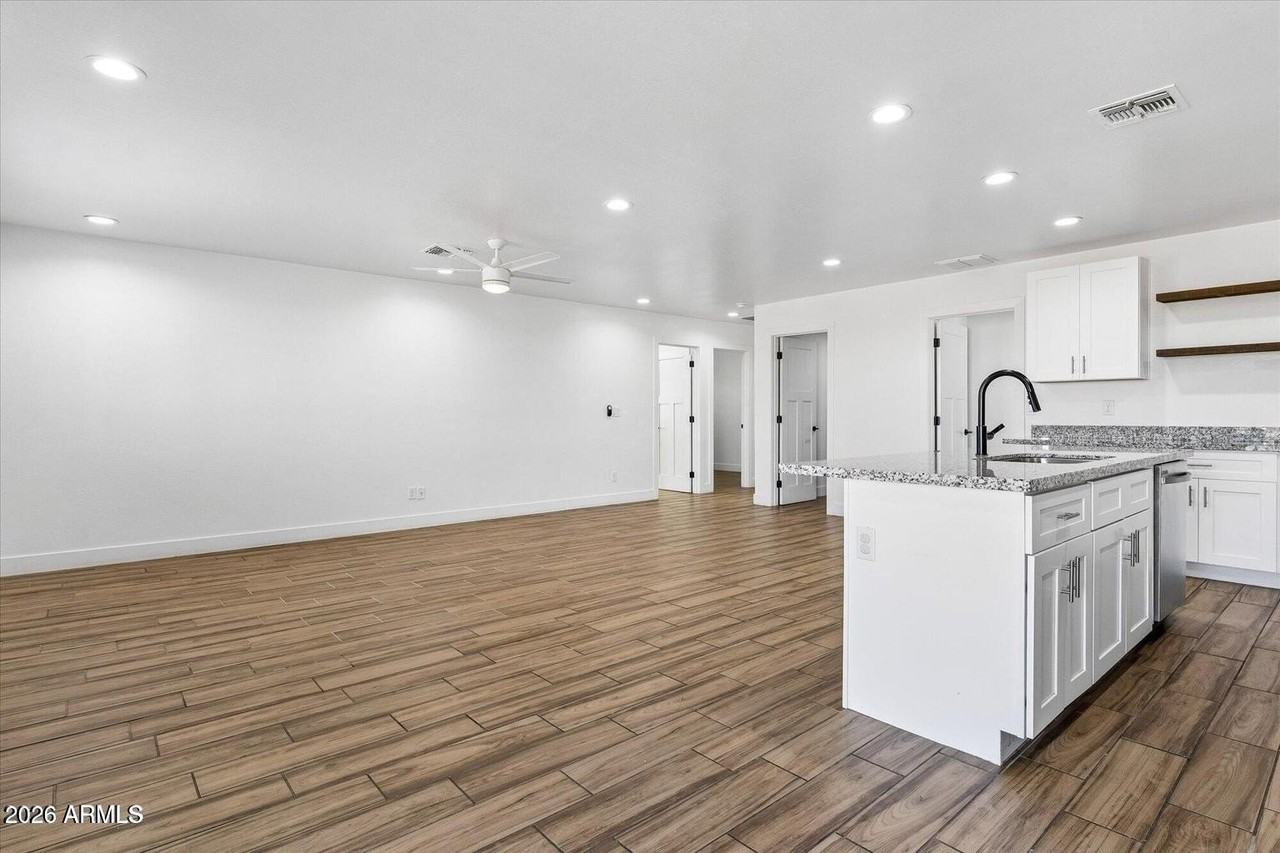 3607 W Fillmore St - Photo 6 of 19