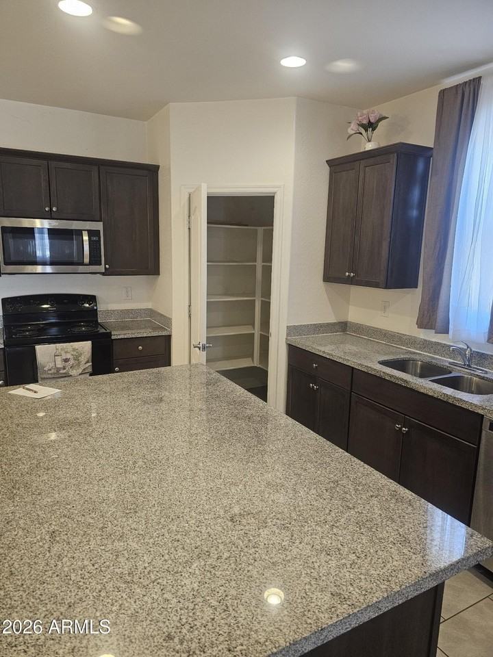 1650 E Jardin Pl - Photo 4 of 11