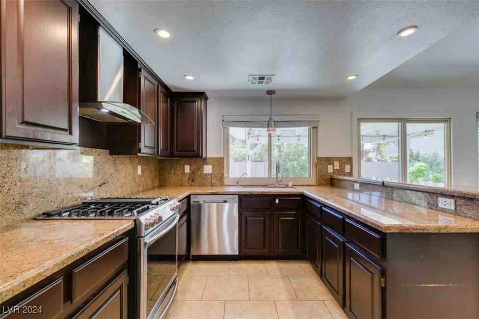 240 Honeywood St #1 - Photo 3 of 24