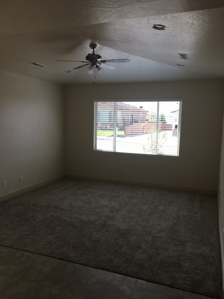 3444 W 150 N - Photo 5 of 6