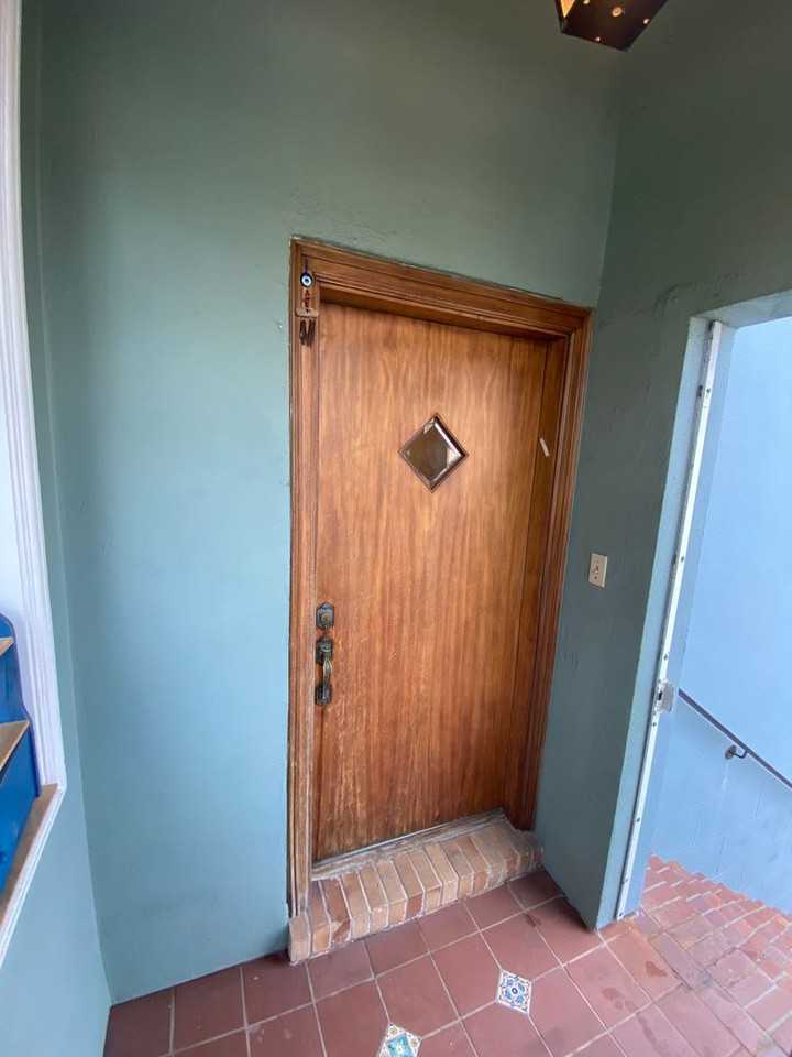 42 Castle Manor Ave - Photo 4 of 45