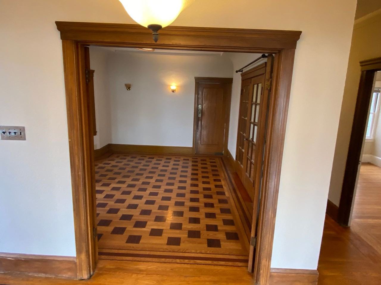 42 Castle Manor Ave - Photo 7 of 45