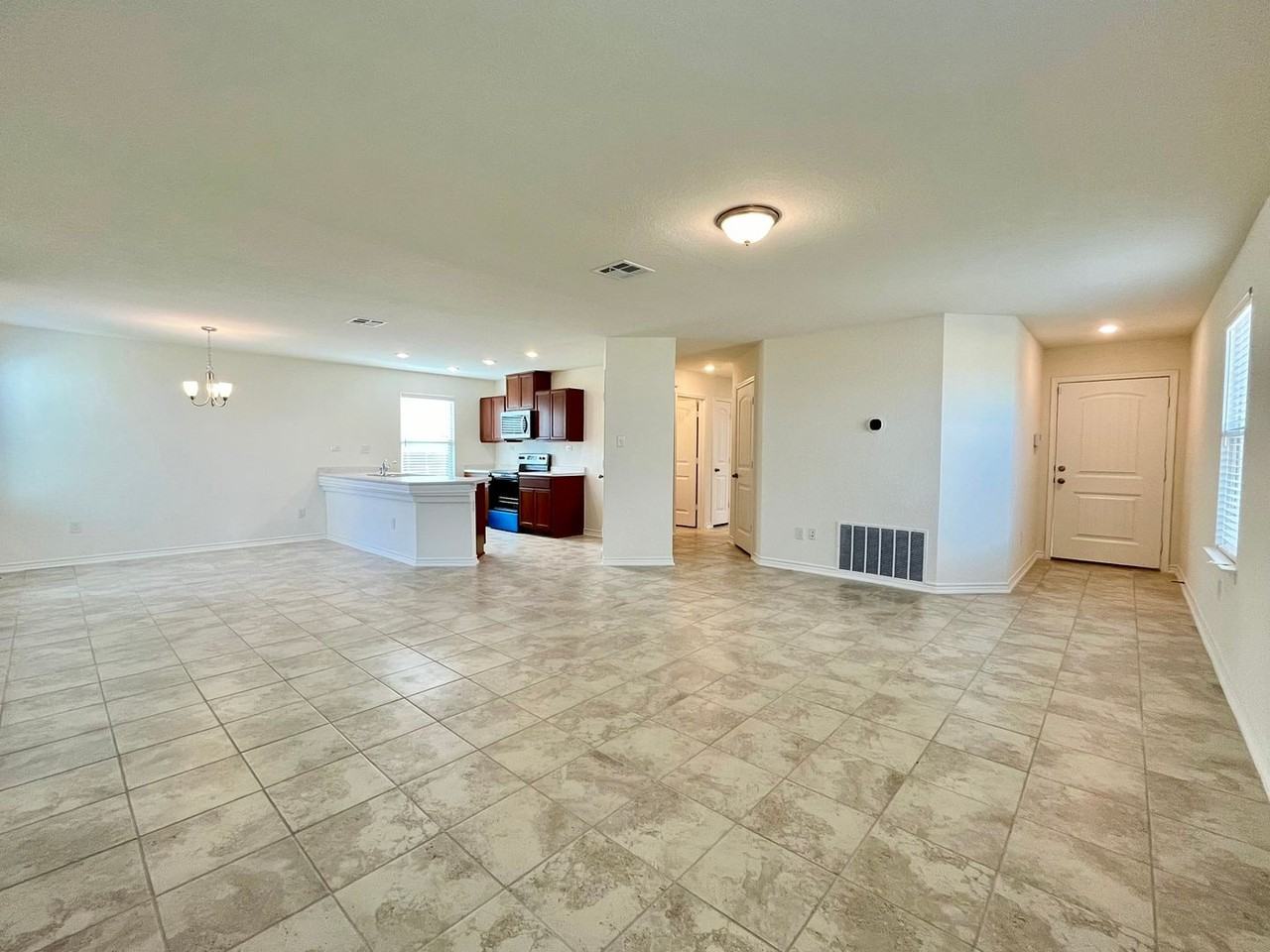 8405 Amistad Cv - Photo 5 of 19