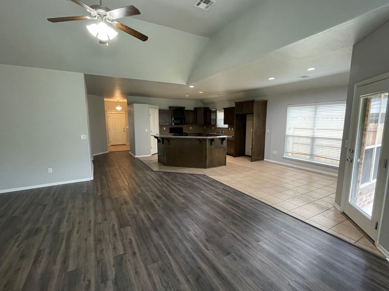 11725 S Vine St - Photo 6 of 26