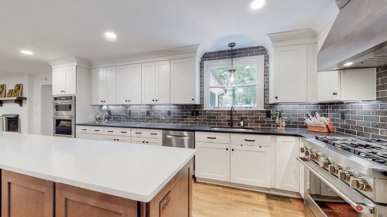 706 Wilson Pike - Photo 3 of 41
