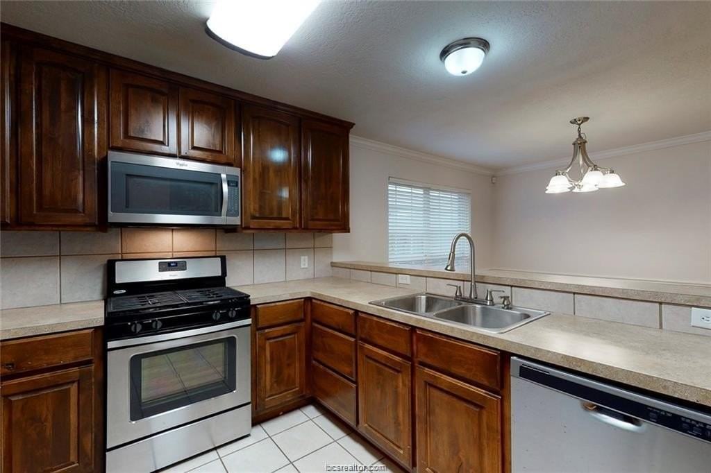 4015 Pomel Dr - Photo 6 of 20