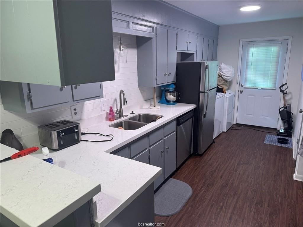 3919 Olive St #B - Photo 3 of 7
