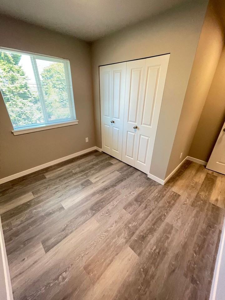 Verona Apartments - Photo 7 of 15