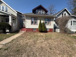 featured image of 11004 S Normal Ave