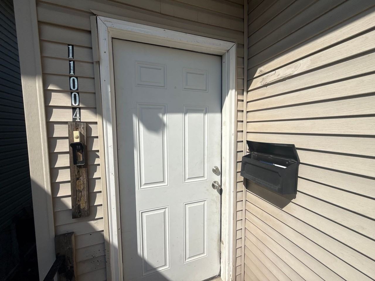 11004 S Normal Ave - Photo 2 of 20