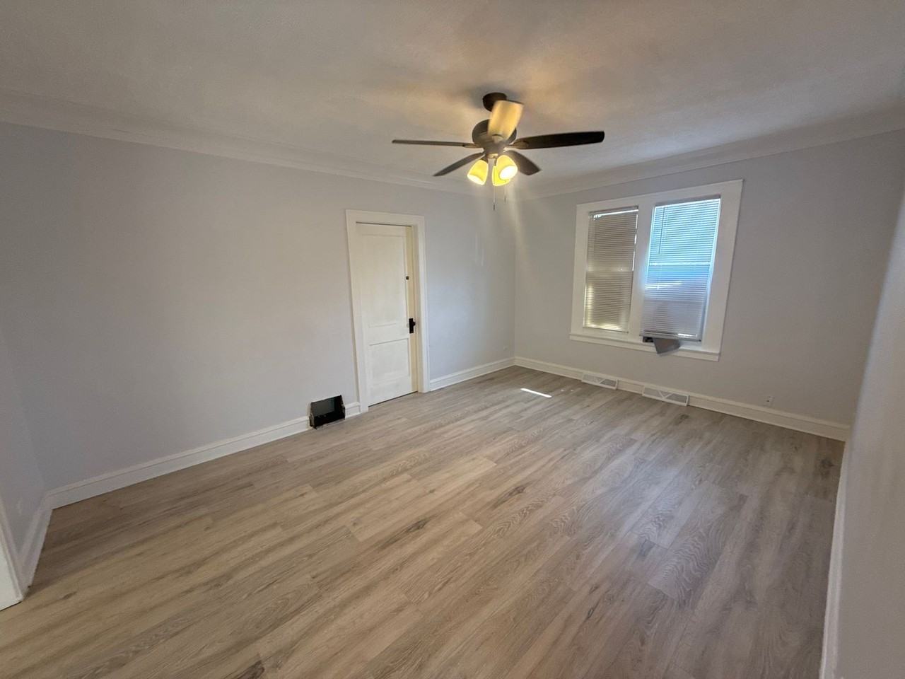 11004 S Normal Ave - Photo 3 of 20