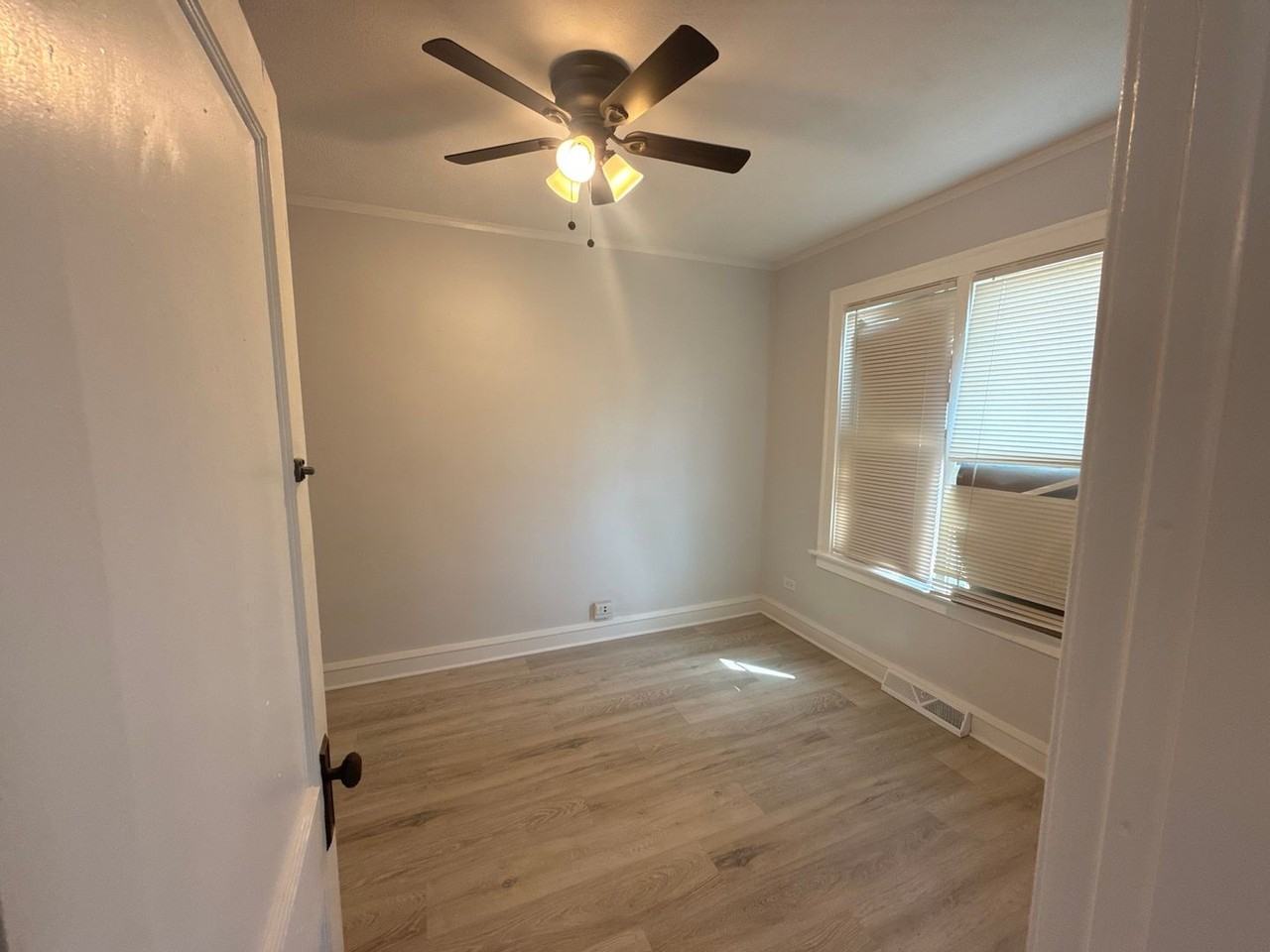11004 S Normal Ave - Photo 5 of 20